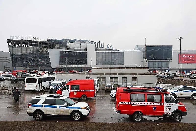 恐袭遇难人数上升至93人！莫斯科三大机场升级安保措施，回国机票暴涨（组图） - 1