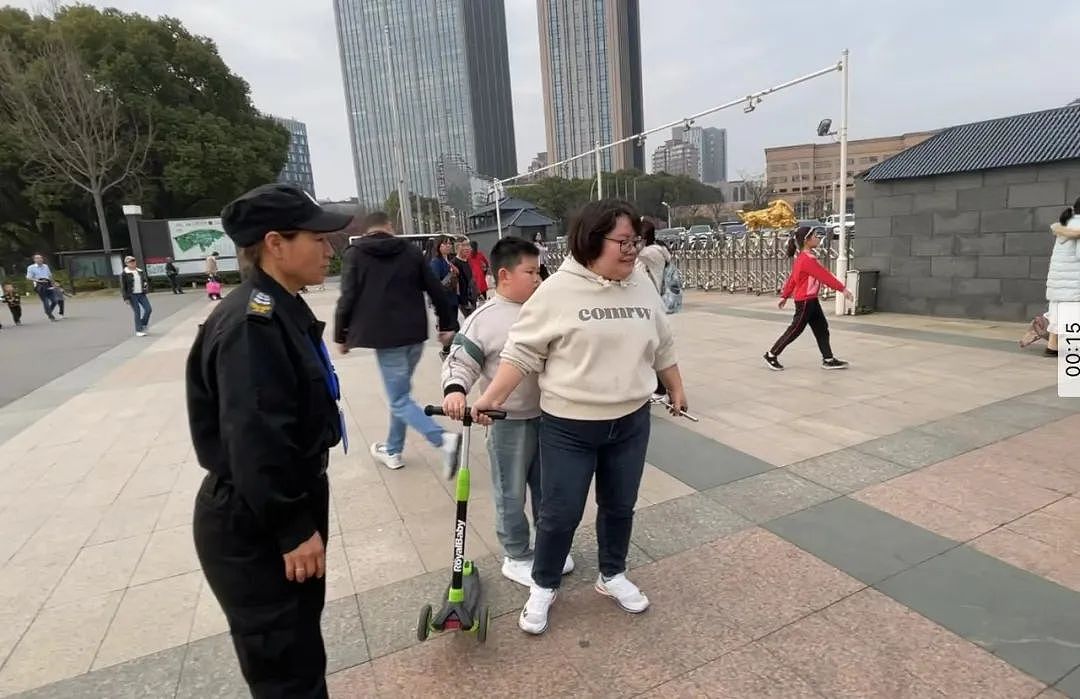 上海这个公园的告示牌竟出现30个“禁止”！市民：有必要吗？还能好好玩耍吗？（组图） - 3