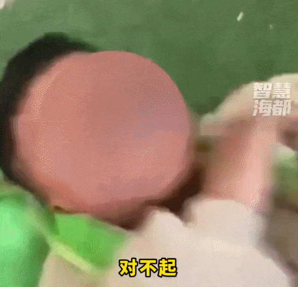 河南女幼师被曝虐童，多段视频流出：打得孩子磕头求饶，她却笑出了声…（组图） - 6