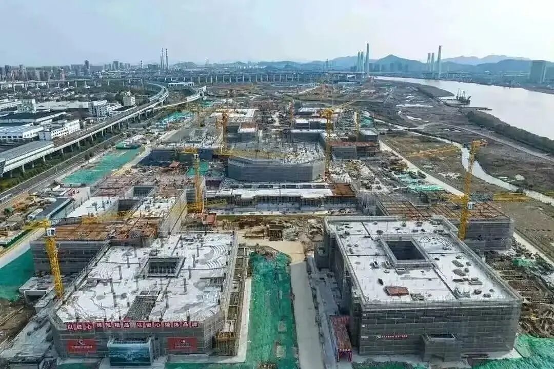 从穷小子到中国芯片首富，他豪捐300亿建大学（组图） - 15