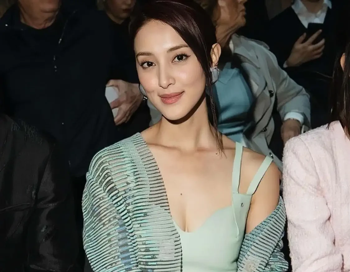 TVB女星陈凯琳穿透视装，故意露出一截底裤，尺度全开不怕走光（组图） - 5