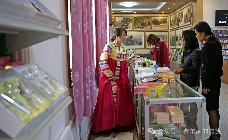 中国游客逛朝鲜商店：朝鲜女售货员惊喜手抖，两眼放光（组图） - 4