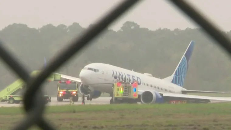 载300人波音787客机，空中突发安全事故22伤！曾揭露安全问题波音前员工突然死亡；悉尼波音787“急速下坠”（组图） - 4