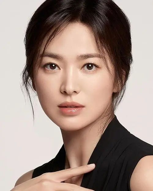 2024韩国最美女明星排行榜，宋慧乔才排第三（组图） - 16