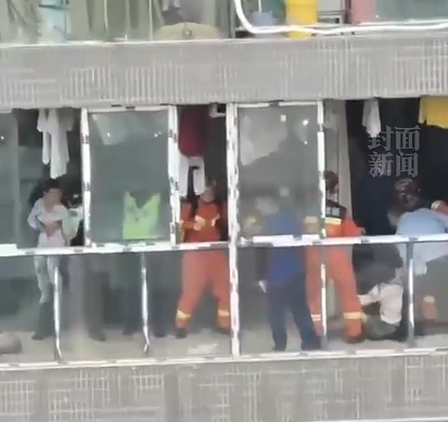 重庆3岁孩子被亲妈从22楼扔下摔死，画面太揪心了！居然有人同情凶手（视频/组图） - 4