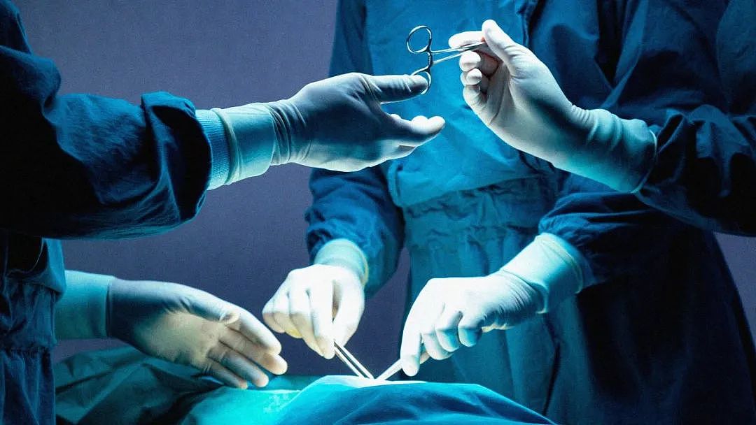 亚裔女性去做产检，却被推上手术台堕胎，医院：她不会说捷克语…（组图） - 4