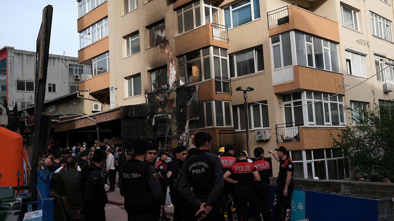 29死8伤！土耳其伊斯坦堡夜店装修期间突发大火，伤者多为工地工人，5人拘留　（视频/组图） - 2