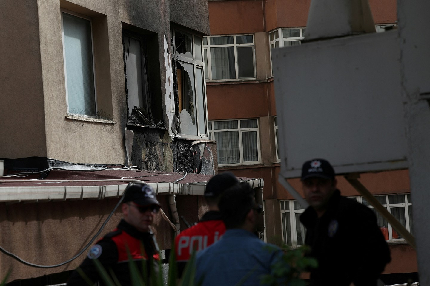29死8伤！土耳其伊斯坦堡夜店装修期间突发大火，伤者多为工地工人，5人拘留　（视频/组图） - 3