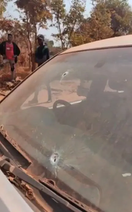 中国夫妇在非洲遭遇枪击：车辆被逼停包被抢！丈夫想要回护照中枪身亡（视频/组图） - 6