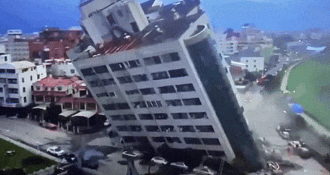 1020死伤！ 台湾7.2级强震“堪比32颗原子弹“ 引发海啸，大楼坍陷巨石砸死人（组图） - 19