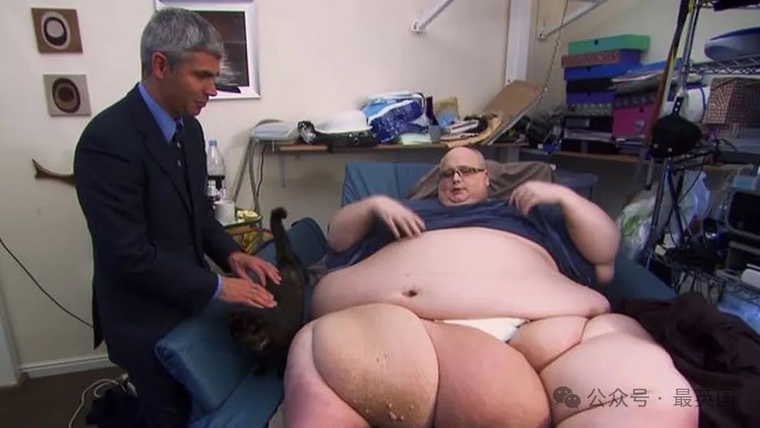 英国医生的噩梦：他890斤体重创世界纪录，曾被美国女疯狂追求，医院：死后拉屠宰场（组图） - 14
