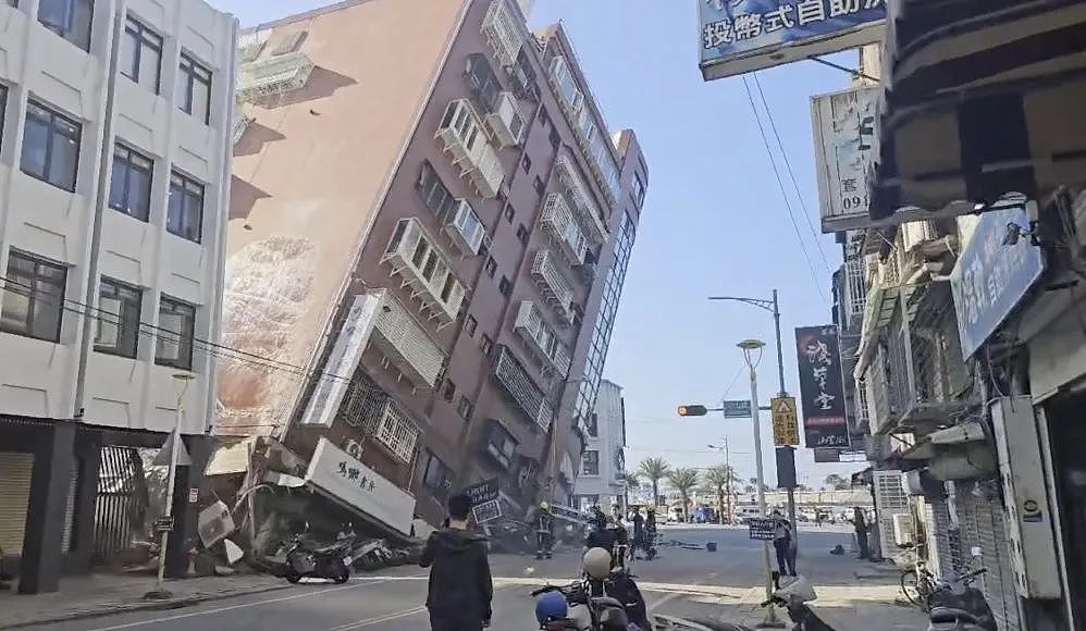 台湾地震掀起海啸！日本63架航班取消！专家警告：在日华人当心余震（组图） - 6