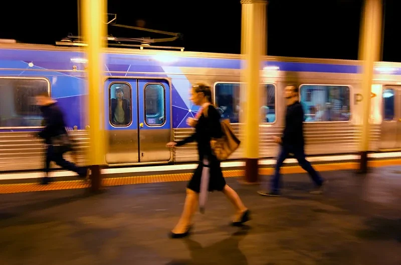 全澳最危险的交通工具！在墨尔本坐火车，实在是太可怕了……（组图） - 12
