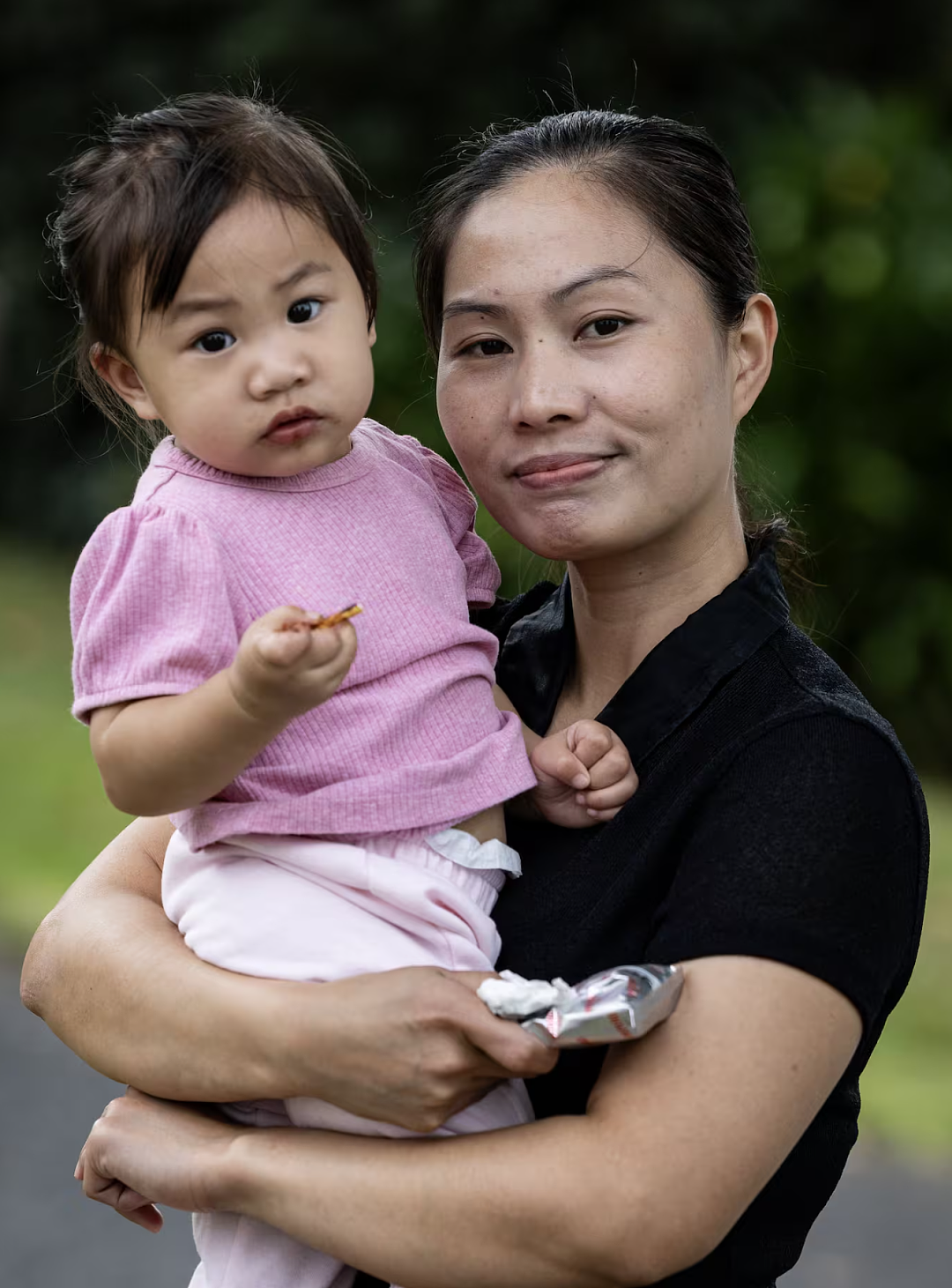 31岁亚裔女移民嫁58岁新西兰公民，娃也生了，新西兰移民局：离境，否则驱逐…（组图） - 5