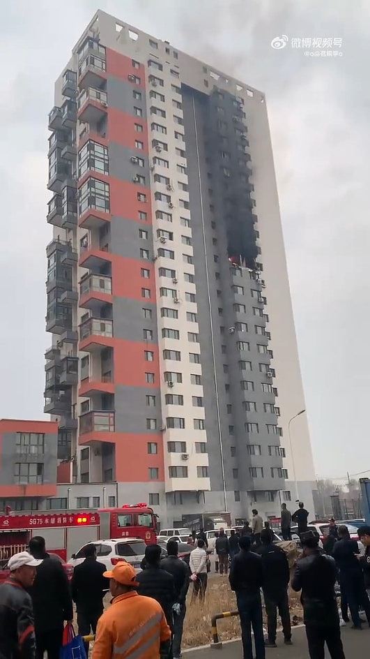 辽宁沈阳住宅液化气罐爆炸，至少1死3伤！居民：疑似有人被炸落楼（视频/组图） - 4