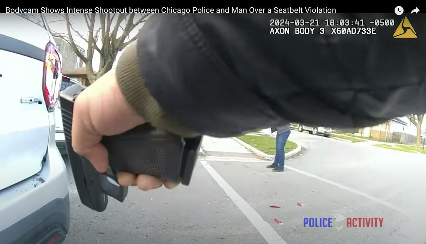 美国芝加哥4警查车遭开火！41秒内向非裔疑犯开枪近100次还击（视频/组图） - 2