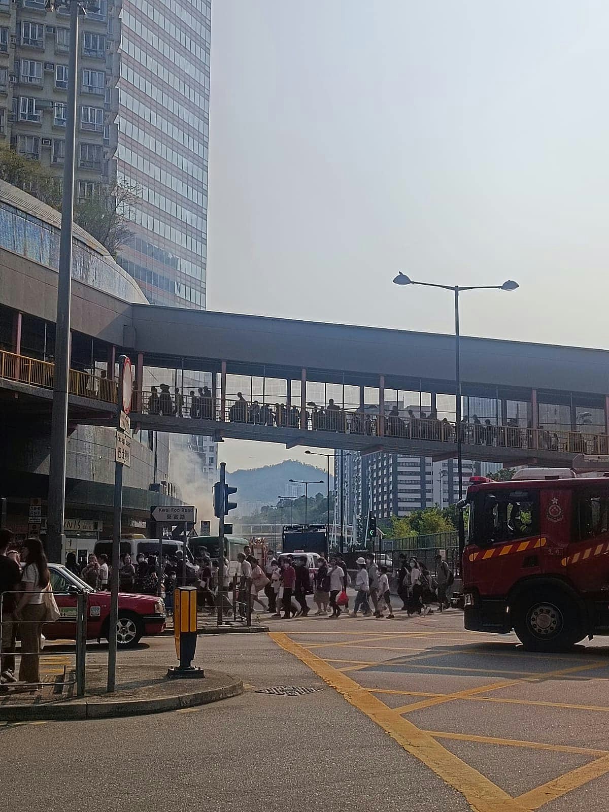 香港葵涌广场茶餐厅起火！大量浓烟席卷半空（组图） - 5