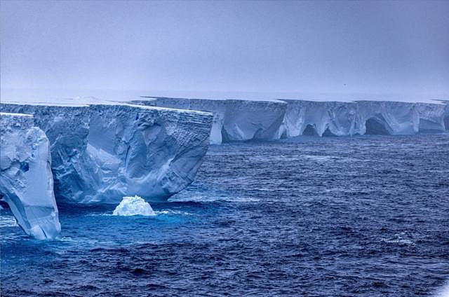 A23a：追踪漂向“冰山坟场”的世界最大冰山，当前面积3800平方公里（组图） - 9