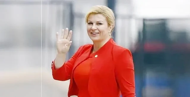 克罗地亚美女总统，身材傲人被喷胸大，做出六大惊世举动，爱足球（组图） - 14
