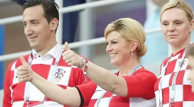 克罗地亚美女总统，身材傲人被喷胸大，做出六大惊世举动，爱足球（组图） - 2
