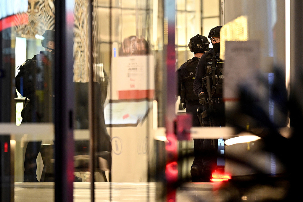 女警出手击毙凶嫌！悉尼商场突发袭击，幸存者惊恐：他杀红了眼（组图） - 1