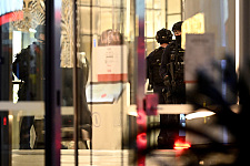 女警出手击毙凶嫌！悉尼商场突发袭击，幸存者惊恐：他杀红了眼（组图）