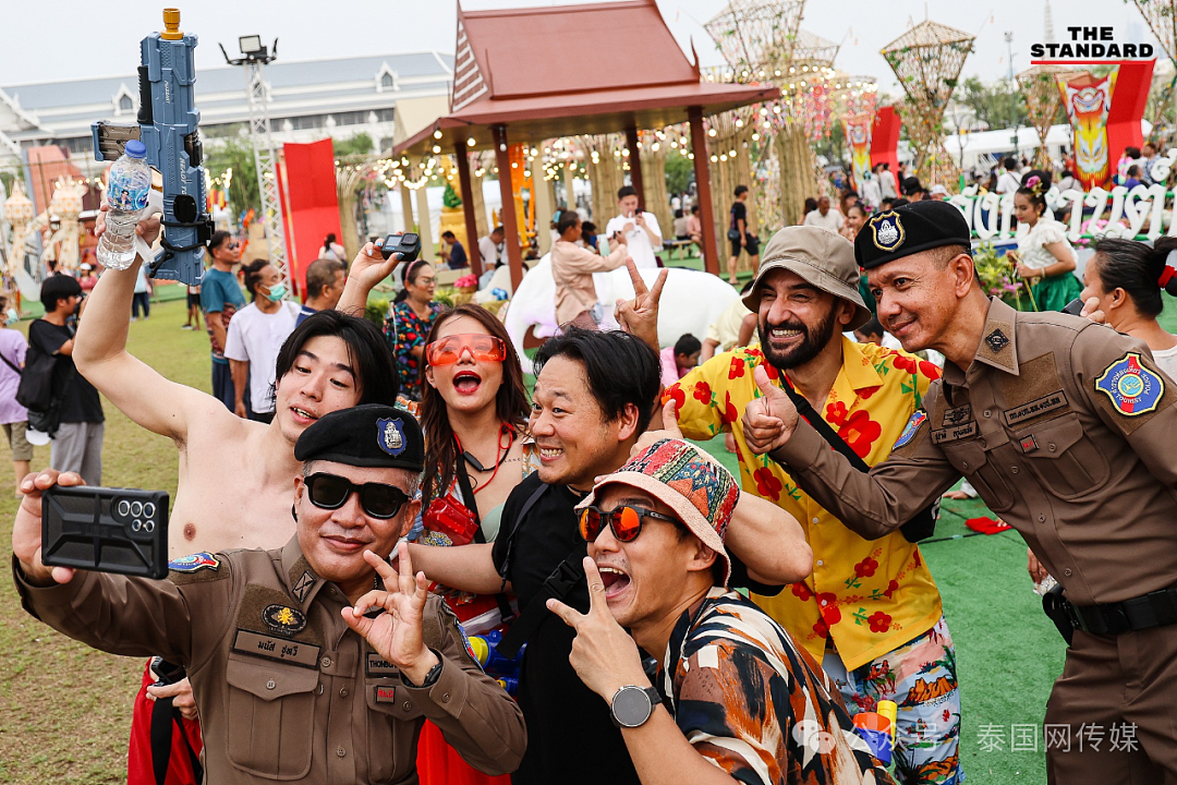 泰国“全城戒备”！中国游客“持枪上街”，打起来了（组图） - 25
