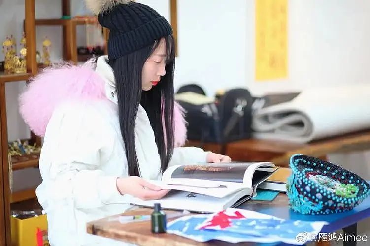 中国姑娘用泡面桶、易拉罐做首饰，登上米兰时装周！网友：她好像真的试图教会我们···（组图） - 8