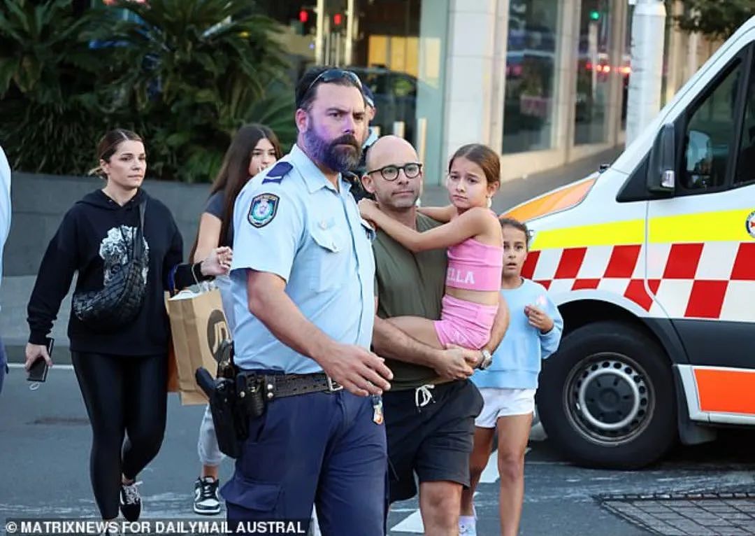 7死12伤！凶手身份刚刚公布，悉尼惨案震惊世界，中国驻悉尼大使馆紧急发声（组图） - 26