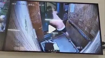 海口男子电梯里暴打女友被保安制服！知情人：女方差点没气（组图） - 5