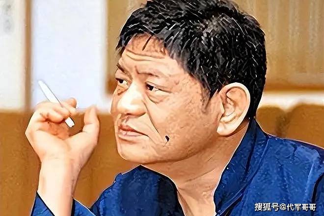 他每年花20亿泡妞，一张床睡十人，去世留26亿巨债（组图） - 7