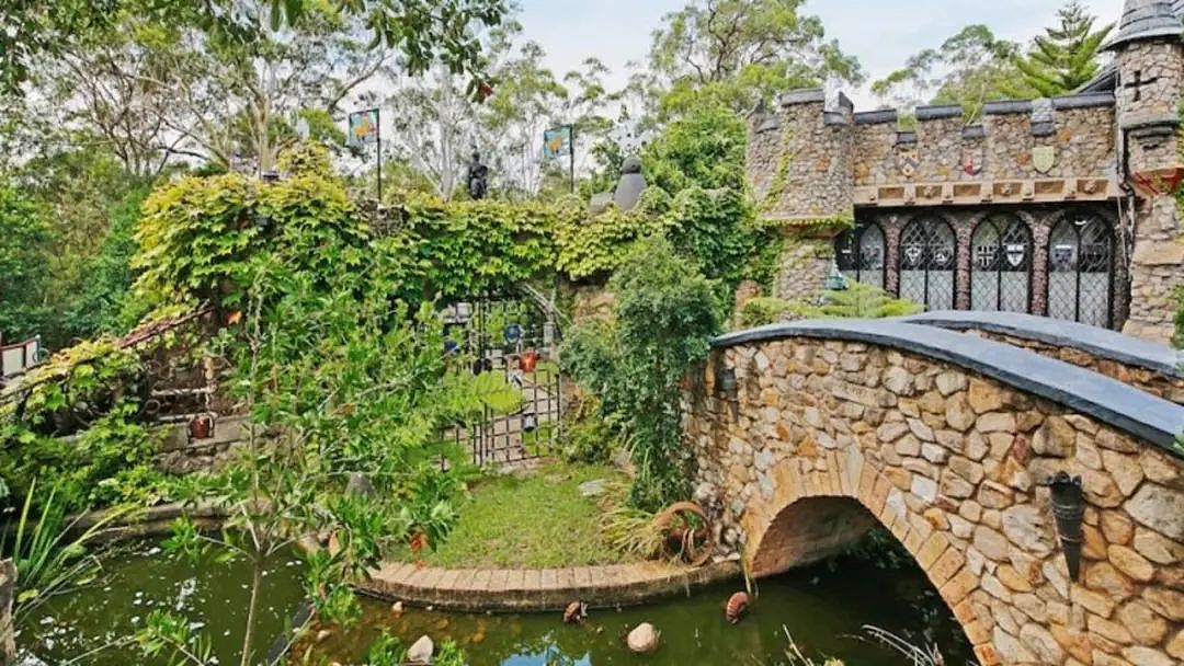 见闻 | Peats Ridge现代城堡$280万售出！澳洲住宅风格多元，塔楼、吊桥、护城河、地牢皆应有尽有（组图） - 6