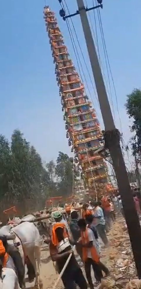 印度基建太奇葩：用人力搬运巨塔！网友看傻眼：还想赶超中国（组图） - 4