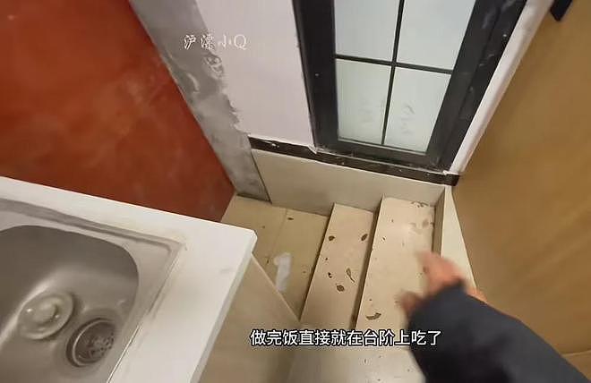 上海月租300元“马桶房”引热议：发布当天就被人租下了..（视频/组图） - 4