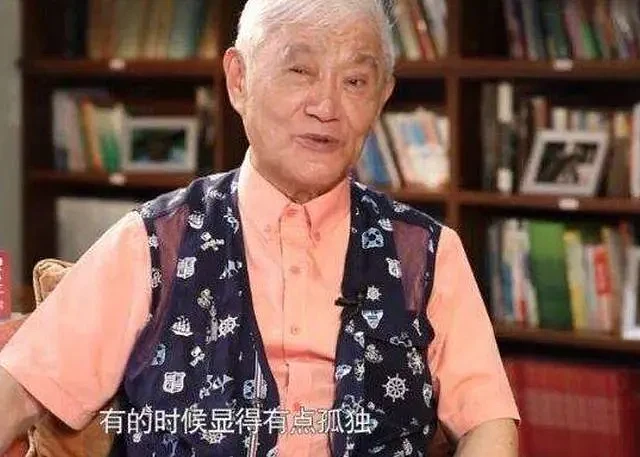 【情感】89岁老戏骨凭什么“感动中国”？演一辈子“小人物”，晚年住进养老院，最亏欠的是初恋妻子（组图） - 25