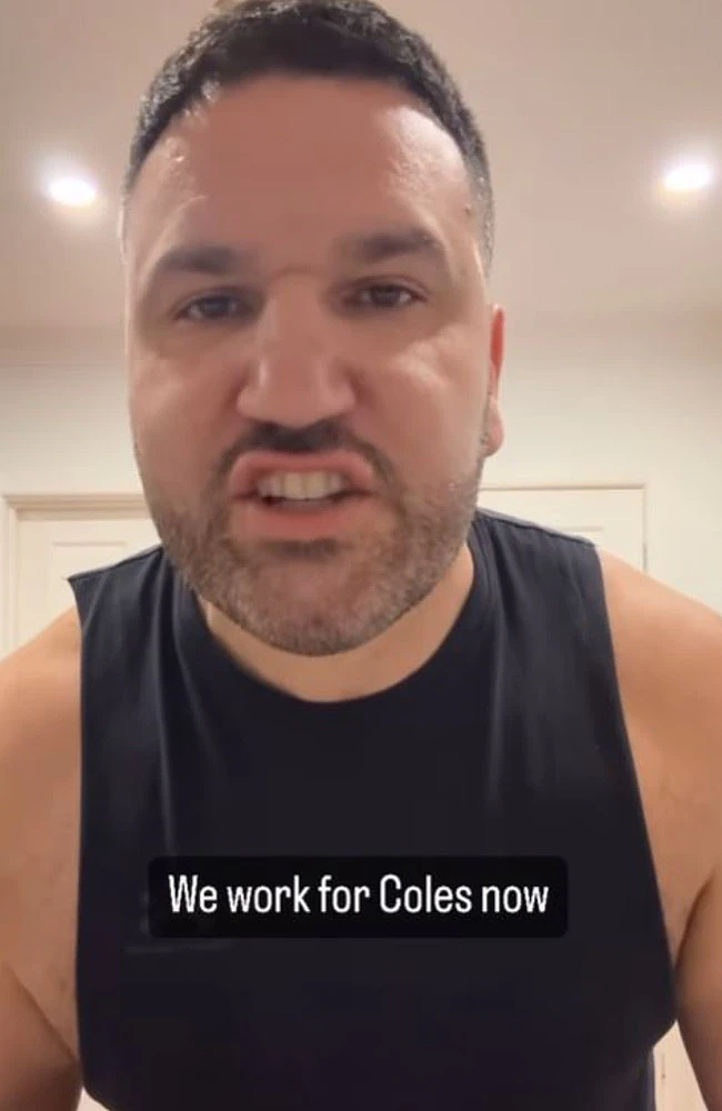 Coles摊上事了！遭澳男视频怒骂，称用自助结账就是在给Coles打工，网友怒赞（组图） - 1