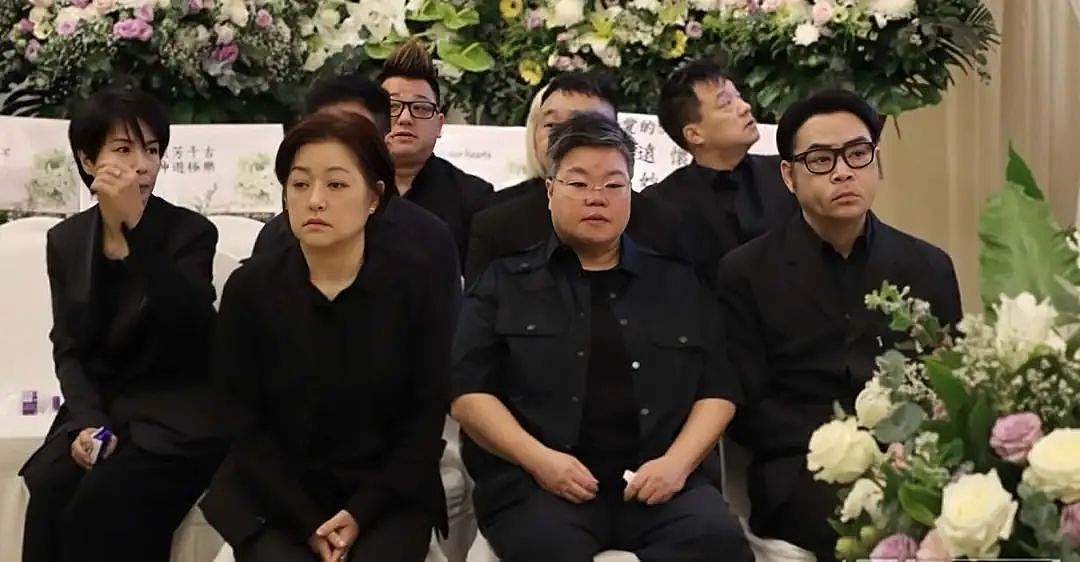 一路走好！香港女星举行设灵仪式，患食道癌突然离世，同性爱人在现场哭红鼻子（组图） - 5
