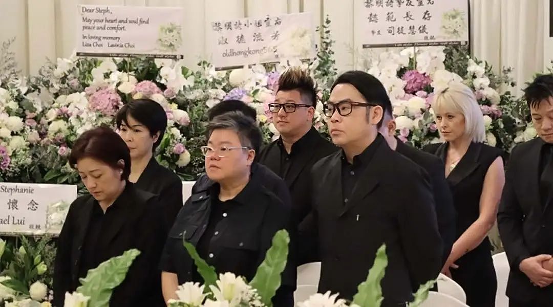 一路走好！香港女星举行设灵仪式，患食道癌突然离世，同性爱人在现场哭红鼻子（组图） - 4