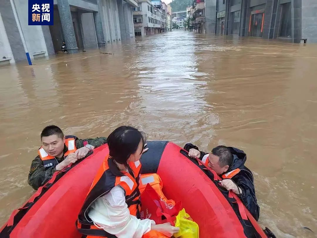 10级雷暴大风，冰雹大如鸡蛋，河水倒灌进入县城…中国南方多地遭遇极端降水，有地方将是“50年一遇”（视频/组图） - 6