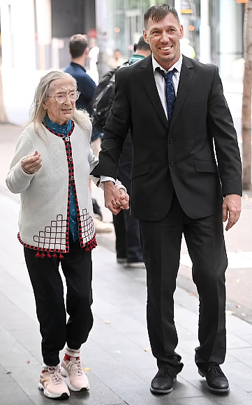 56岁年龄差！104岁澳洲“祖母级女友”去世，律师悲痛：我们真心相爱（组图） - 3