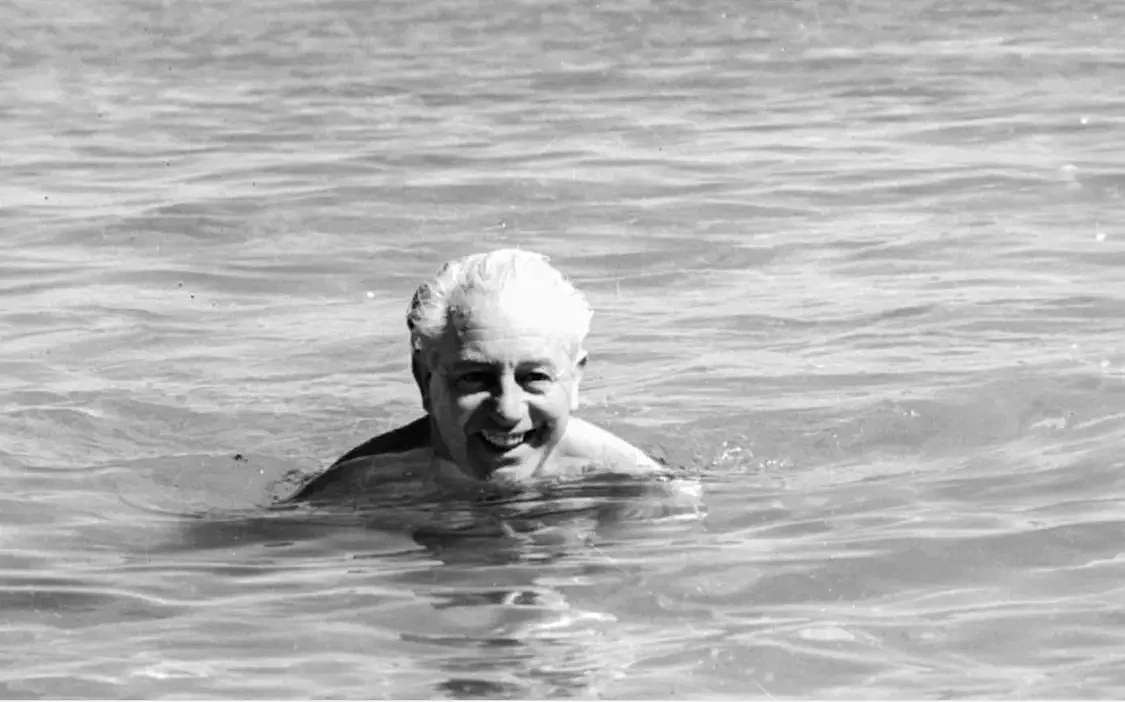 1967年澳大利亚总理下海游泳，突然消失得无影无踪（组图） - 8