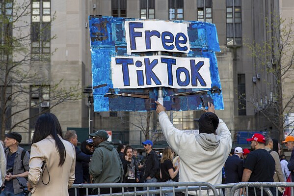 高票通过！美国又针对TikTok，马斯克反对！CEO周受资老照片曝光（组图） - 13