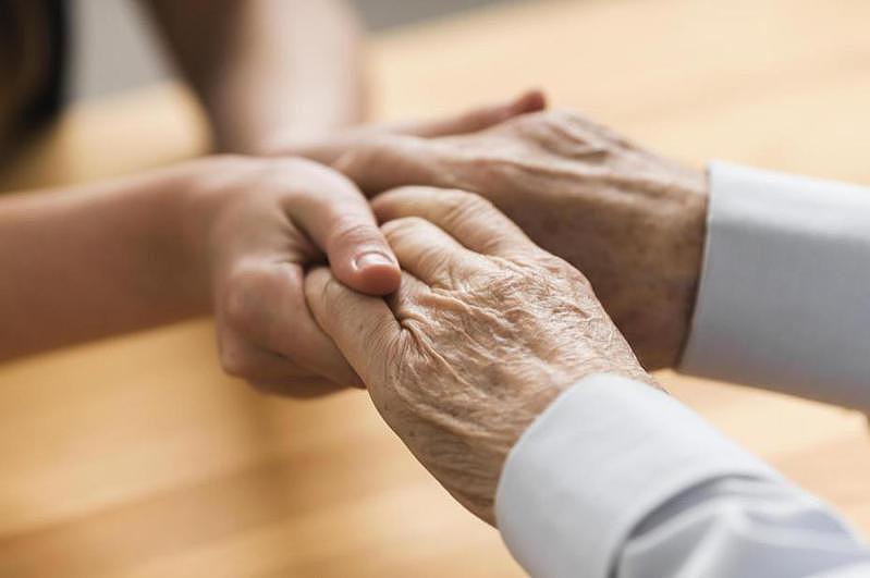 104岁女友离世，澳洲48岁男友坚称：我跟她是真爱，却被指另有所图（图） - 1