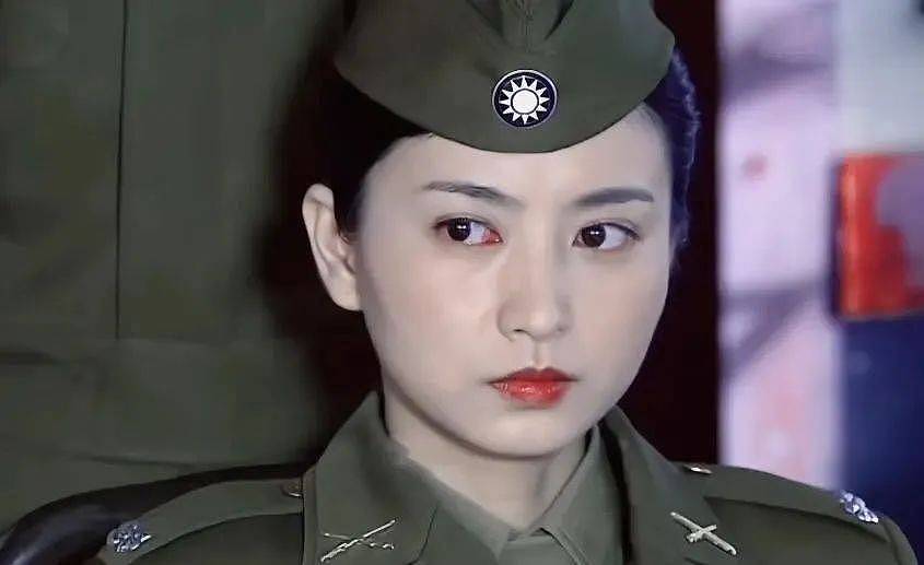 同样演“女军官”，把杨幂和王鸥俞飞鸿放在一起，差别就出来了（组图） - 23
