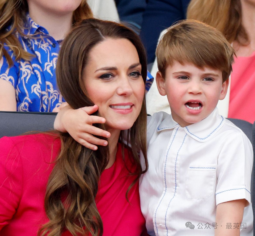 路易小王子6岁生日照姗姗来迟，凯特王妃亲自拍摄！媒体：别再关注他，不然就是第二个哈里（组图） - 13