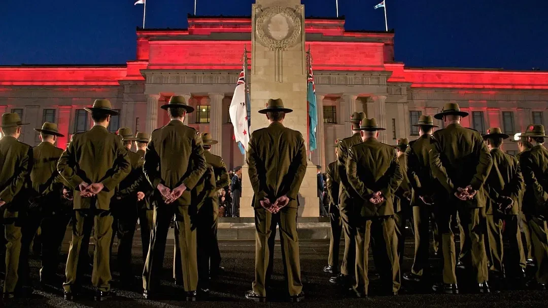 2024澳新军团日：新西兰数万人参加纪念仪式，奥克兰军机飞越上空！还有这些活动....（组图） - 4