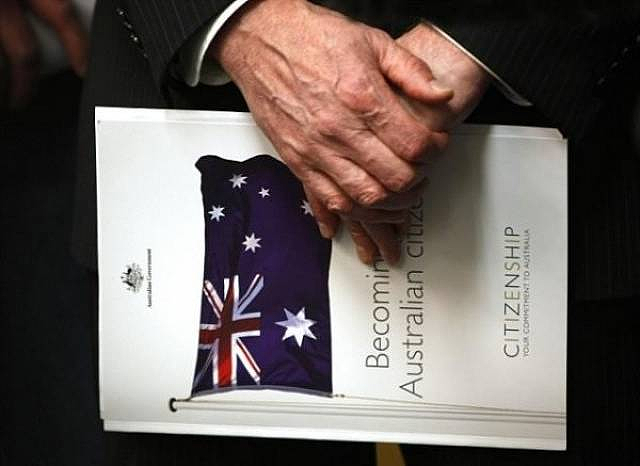 48岁男子爱上104岁继奶奶，想为真爱移民澳洲，没想到奶奶先过世…PR悬了（组图） - 15
