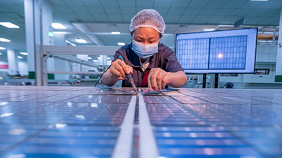 澳洲太阳能科技“墙内开花墙外香”，未来发展需中国“反哺”，业界建议寻求与中国合作，ACTU呼吁幼教健康护理等行业加薪，澳大学裁员 - 2