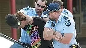 胆大包天！澳洲Teenager计划恐怖袭击，被警方逮捕；华人区有teenager犯事，被一拳放倒...（组图） - 8
