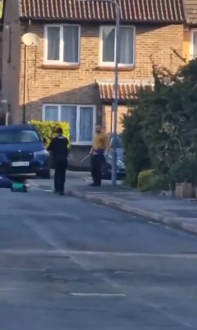 英国伦敦东北部持刀伤人案5送院，36岁男被捕！与警对峙画面曝光（视频/组图） - 7